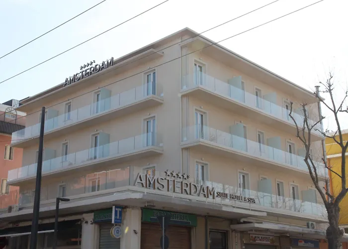 Amsterdam & 4* רימיני