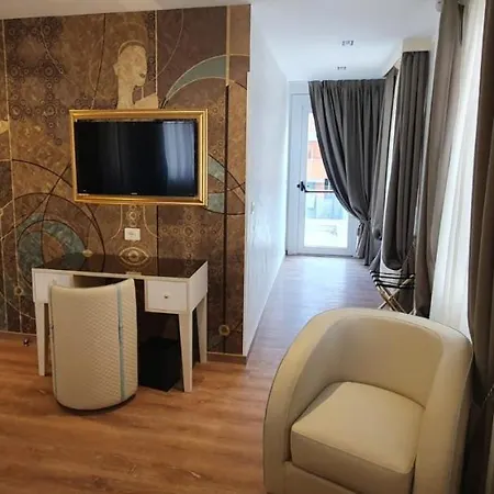 Amsterdam & Hotell 4*