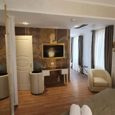 Amsterdam & Otel Rimini