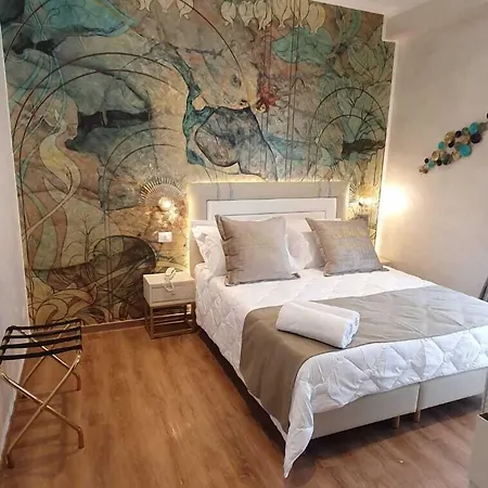 Amsterdam & 4*