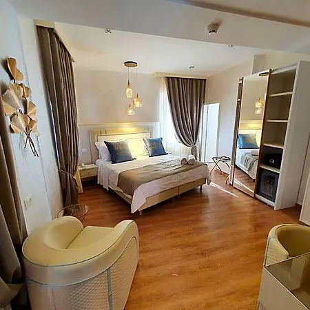 Amsterdam & Hotel 4*
