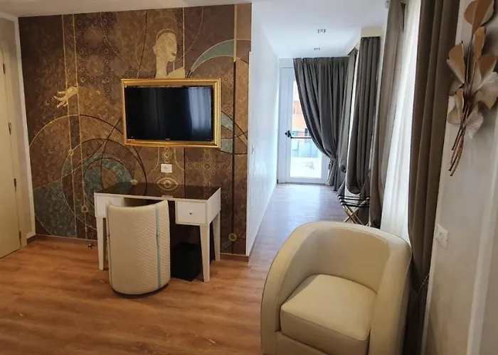 Amsterdam & Hotel 4*