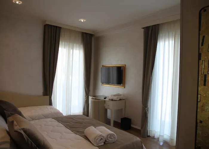 Amsterdam & Hotel 4*