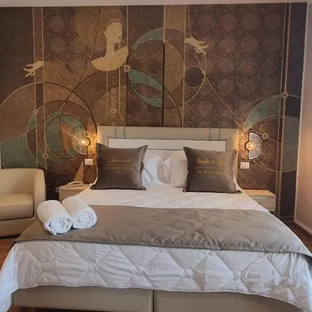 Amsterdam & 4*