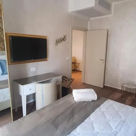 Amsterdam & Hotell 4*